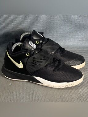 Nike Boy’s Kyrie Flytrap III Black/White-Volt (GS)  Shoes BQ5620-001 Size 7Y
